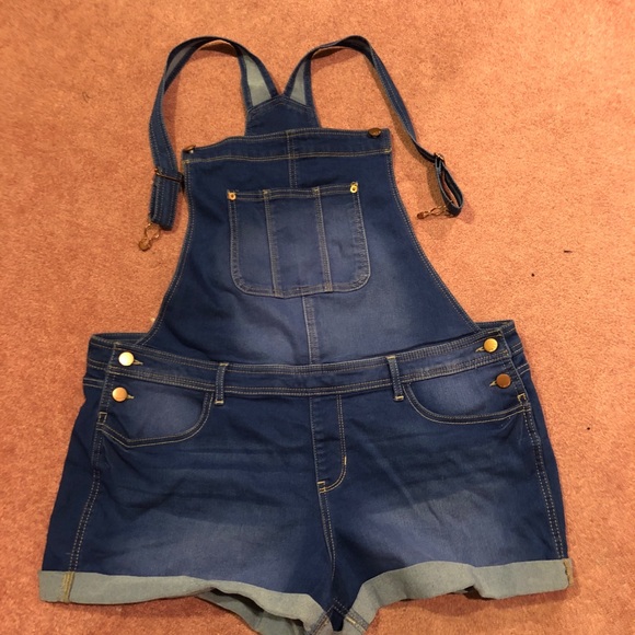 no boundaries overall shorts